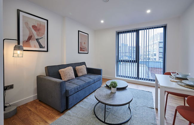 Host Stay Deluxe Studio for Two Sevenstay Apartments - Photo 2