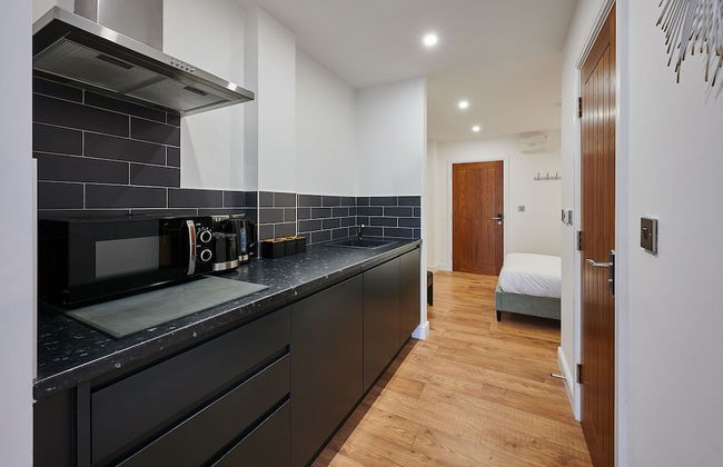 Host Stay Deluxe Studio for Two Sevenstay Apartments - Photo 12