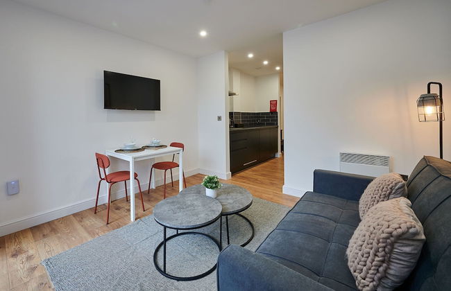 Host Stay Deluxe Studio for Two Sevenstay Apartments - Photo 6