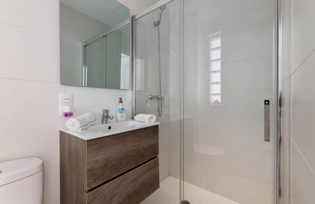 Apartment With Scenic View - Photo 14