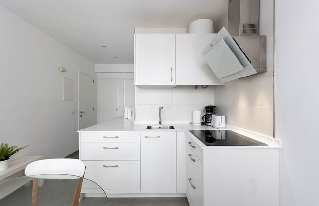 Apartment With Scenic View - Photo 9