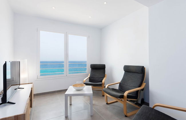 Apartment With Scenic View - Photo 13