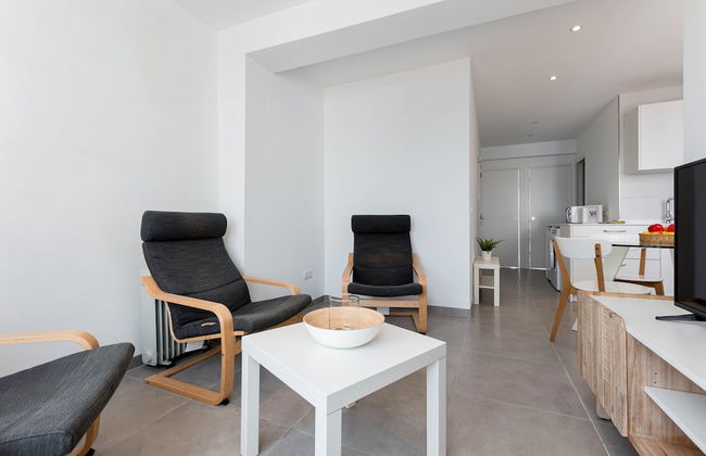 Apartment With Scenic View - Photo 11