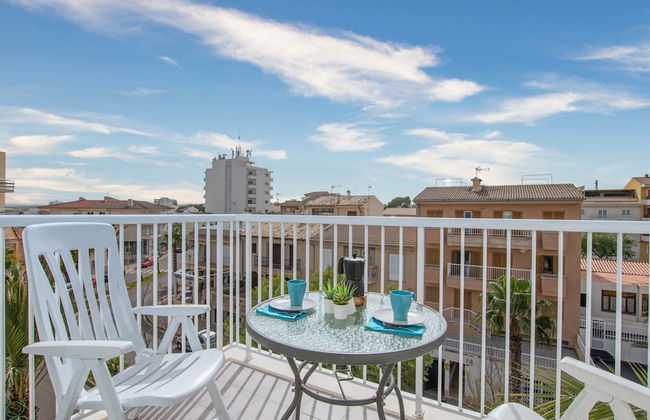 Apartment With Scenic View - Photo 1