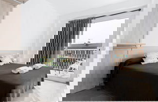Foto 2 - Apartment With Scenic View