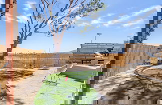 Foto 2 - Carmella by Avantstay Modern Jtree Home w Large Outdoor Area