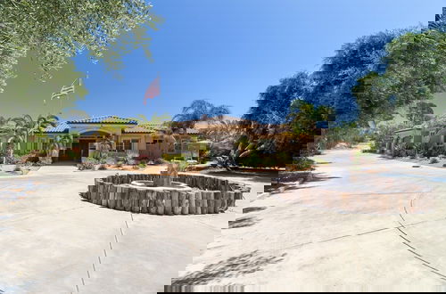 Photo 41 - Bear Bridge by Avantstay Hilltop Haven in Temecula w Views Putting Green Hot Tub