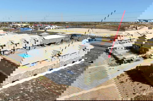 Photo 35 - Ridley Retreat Community Pool Mins to the Beach Corpus Christi Port A
