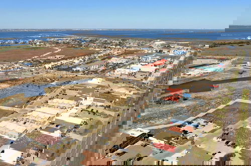 Photo 36 - Ridley Retreat Community Pool Mins to the Beach Corpus Christi Port A