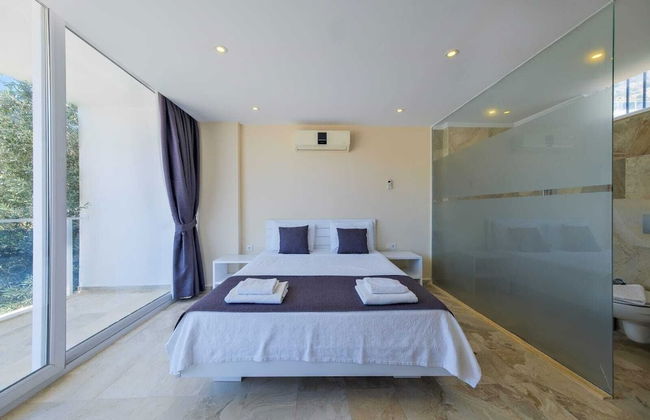 Villa Lumiere 1, Located in the Kızıltaş Area of Kalkan, 8 Guests - Photo 2