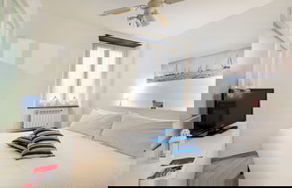 Foto 1 - Comfy Apartment Near the Harbor