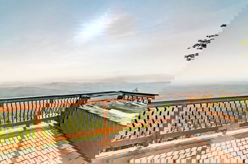 Foto 42 - Panorama by Avantstay Unparalleled Views, Deck w/ Hottub, Game Room Pool Table