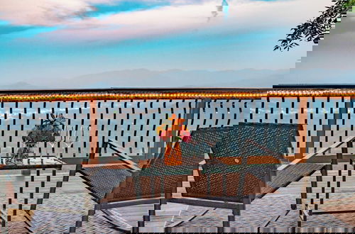 Foto 44 - Panorama by Avantstay Unparalleled Views, Deck w/ Hottub, Game Room Pool Table