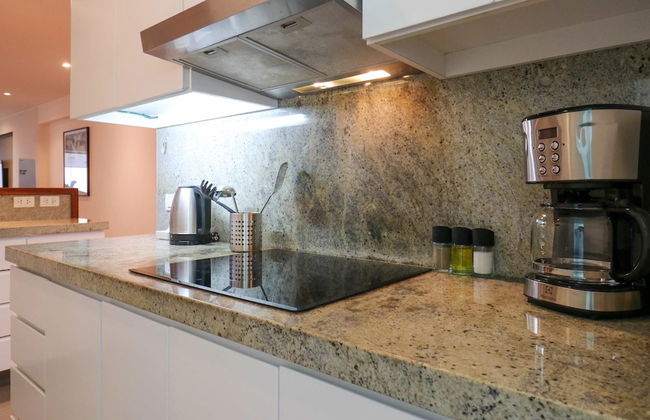 w Elegant 2BR w Spacious Terrace in Miraflores - Photo 6