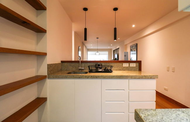 w Elegant 2BR w Spacious Terrace in Miraflores - Photo 7