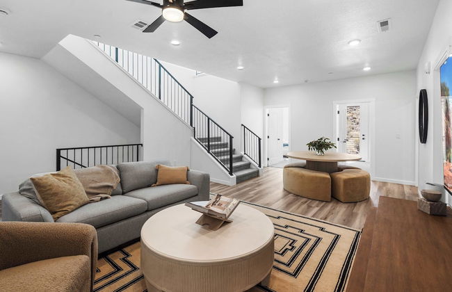 Brand New! Desert Cliff Sleeps 20 Guests! - Foto 16