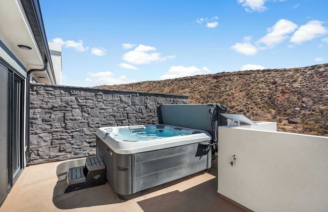Brand New! Desert Cliff Sleeps 20 Guests! - Foto 35