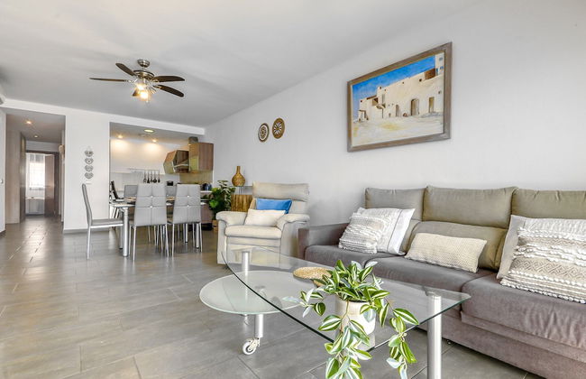 Apartment in Empuriabrava Near the Beach - Photo 13