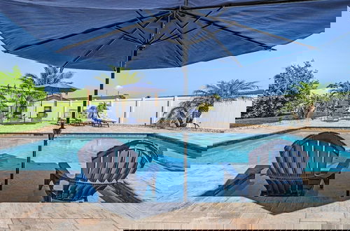 Foto 16 - Soak Up The Sun - Saltwater Pool, Spacious Fenced-in Backyard, 3 Bedroom Home