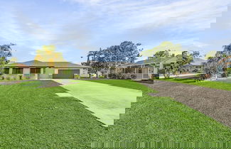 Foto 1 - Soak Up The Sun - Saltwater Pool, Spacious Fenced-in Backyard, 3 Bedroom Home
