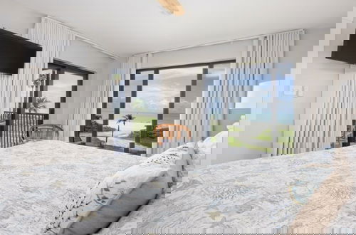 Foto 4 - Pelicans Roost 202 2 Bedroom Condo by RedAwning