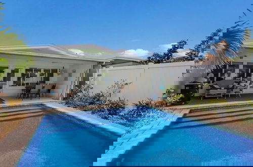 Foto 1 - Heliconia House 2 Bedroom Villa by RedAwning