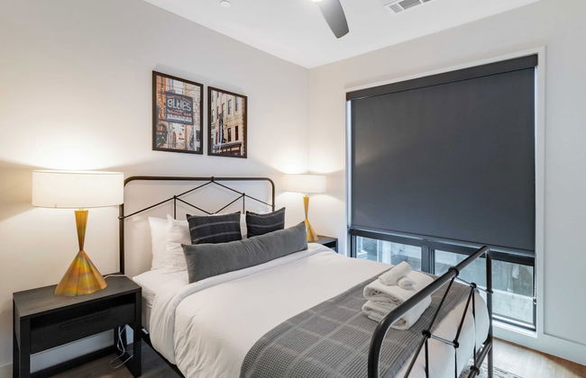 Astra Modern Midtown Retreat With Pool, Gym, & Steps to Dining & Broadway - Foto 18