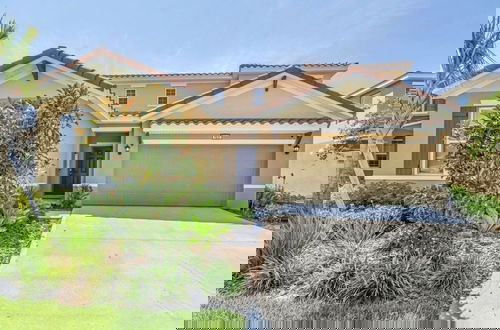 Foto 1 - Luxury 6 Bed Private Pool Home In Solterra Resort 6 Bedroom Home by RedAwning