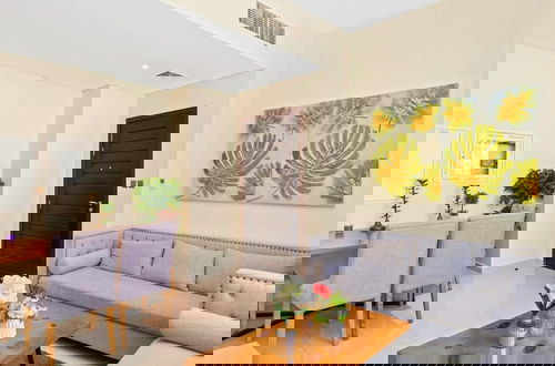 Foto 13 - Modern 3BR townhouse in Damac Hills 2