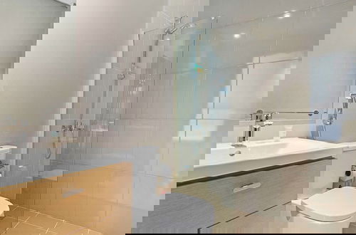 Foto 19 - Modern 3BR townhouse in Damac Hills 2