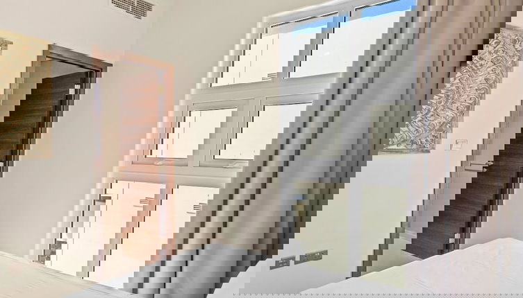 Foto 1 - Modern 3BR townhouse in Damac Hills 2