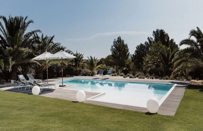 Modern Villa With Minimalistic Decor - Foto 28
