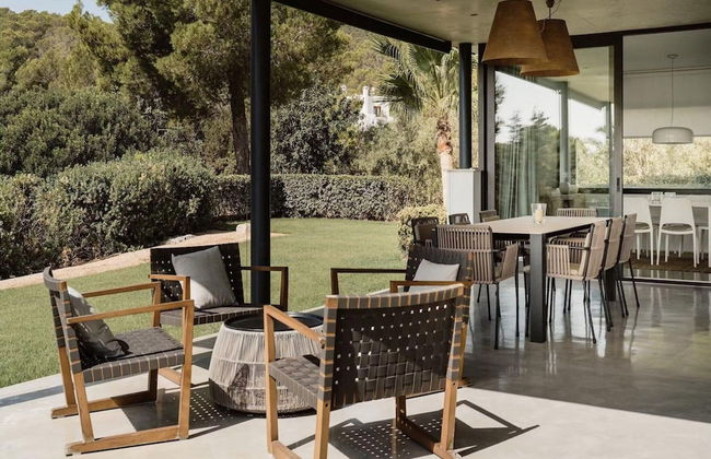 Modern Villa With Minimalistic Decor - Foto 31