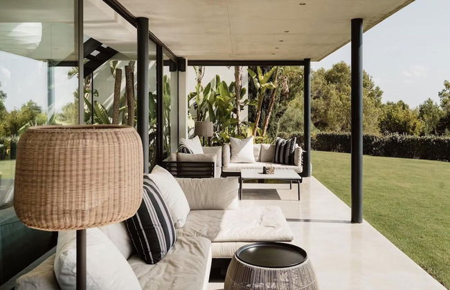 Modern Villa With Minimalistic Decor - Foto 37