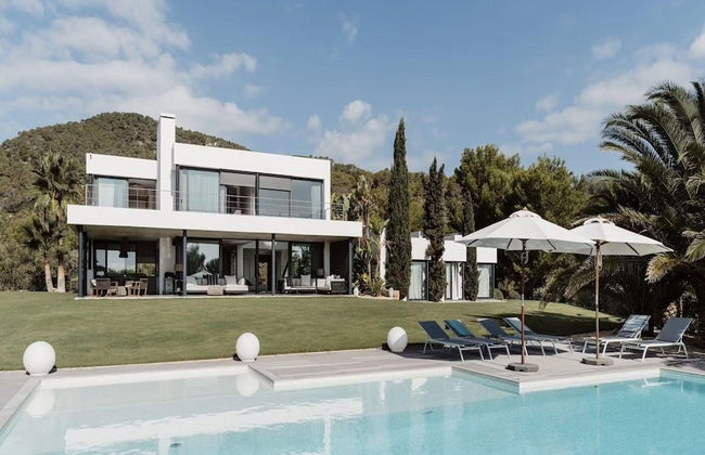 Modern Villa With Minimalistic Decor - Foto 27