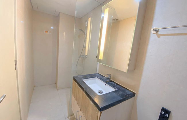 Good Homey Studio Apartment at Warhol (W/R) Residences - Foto 9