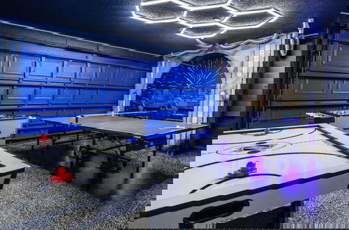 Foto 10 - Upstay Dream Home w Private Pool Arcade Theme Rooms
