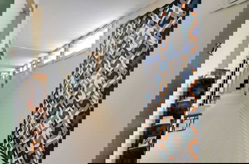 Photo 12 - Modern 