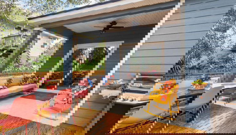 Foto 1 - Blue Hour Playfully Designed Beach Home w Hot Tub Fire Pit Game Room