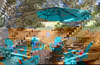 Foto 2 - Blue Hour Playfully Designed Beach Home w Hot Tub Fire Pit Game Room