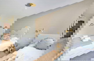 Foto 2 - Modern 