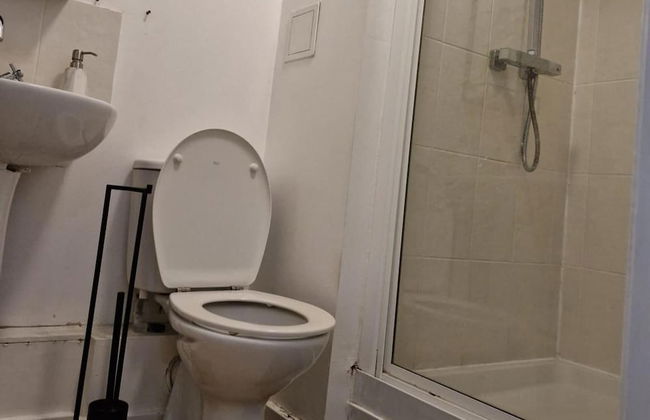 5 Guests - Pet Friendly - Balcony & Free Parking - Foto 8