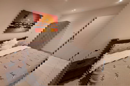 Photo 5 - Loxwood House