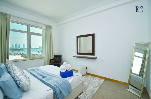 Photo 5 - Palm Jumeirah's Spectacular Ocean-View Apartment - NBT