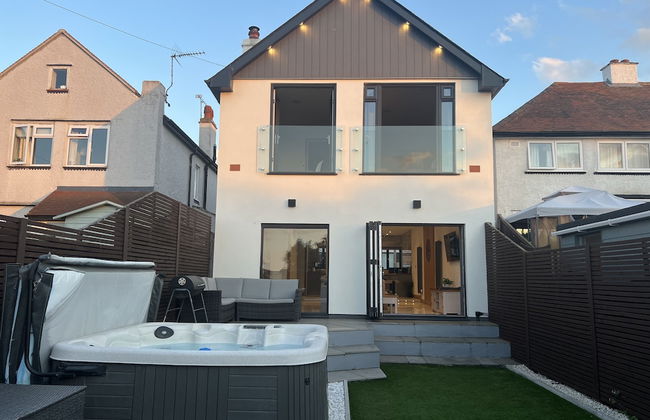 Broadway Beach Homes Airbnb With Hot tub - Foto 1