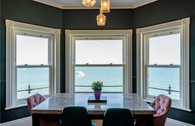 Luxury Beachfront Penthouse, Panoramic Sea Views - Foto 1