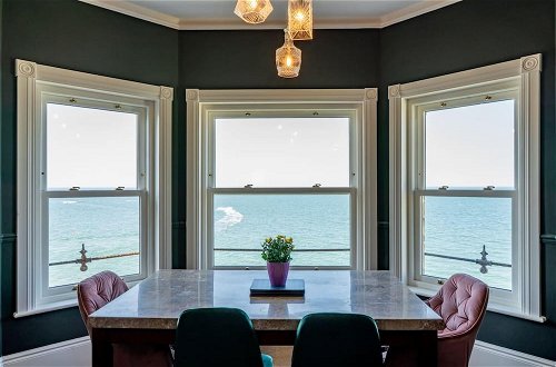Photo 1 - Luxury Beachfront Penthouse, Panoramic Sea Views