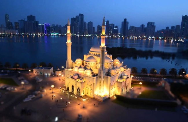 Luxury Furnished 3BR near LAKE Khalid - Photo 14