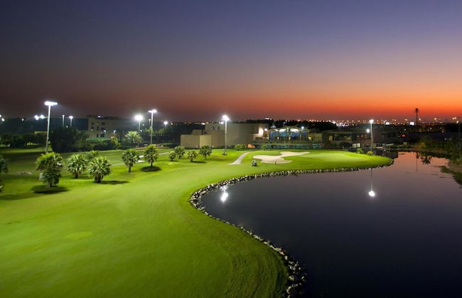 Luxury Furnished 3BR near LAKE Khalid - Photo 18