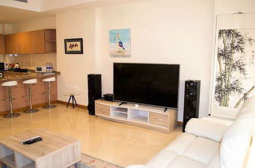 Photo 13 - Stylish 1BR near MOE - MRD